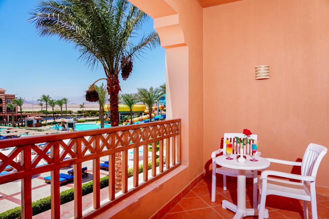 Hotel Charmillion Club Aquapark à Charm el-Cheikh Extérieur photo A balcony