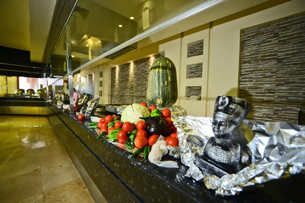 Hotel Charmillion Club Aquapark à Charm el-Cheikh Extérieur photo A salad bar